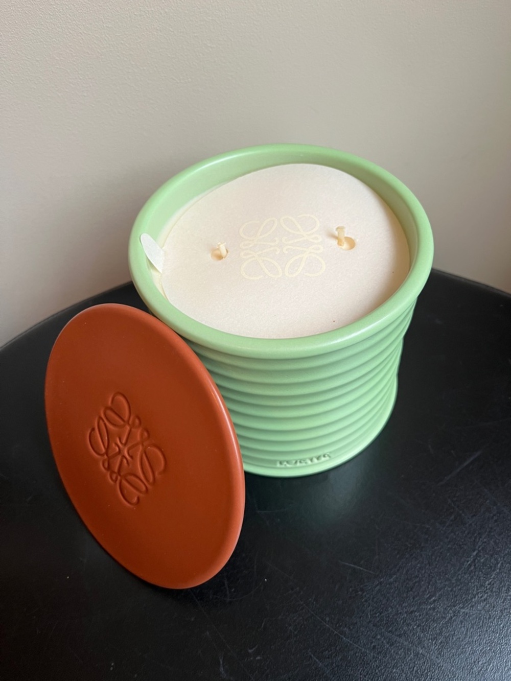 Loewe cucumber 2 wick candle with ceramic lid no box
